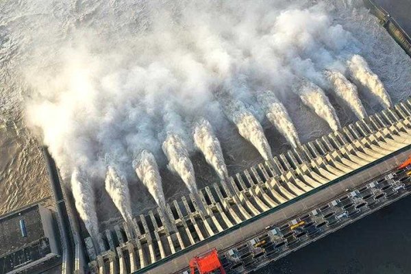 美港通证券 以治水治林新成效更好助力美丽上海建设！上海市河湖长制林长制工作会议举行